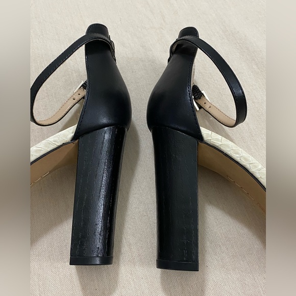 Gorgeous two tone Vince Camuto heels - Picture 9 of 15